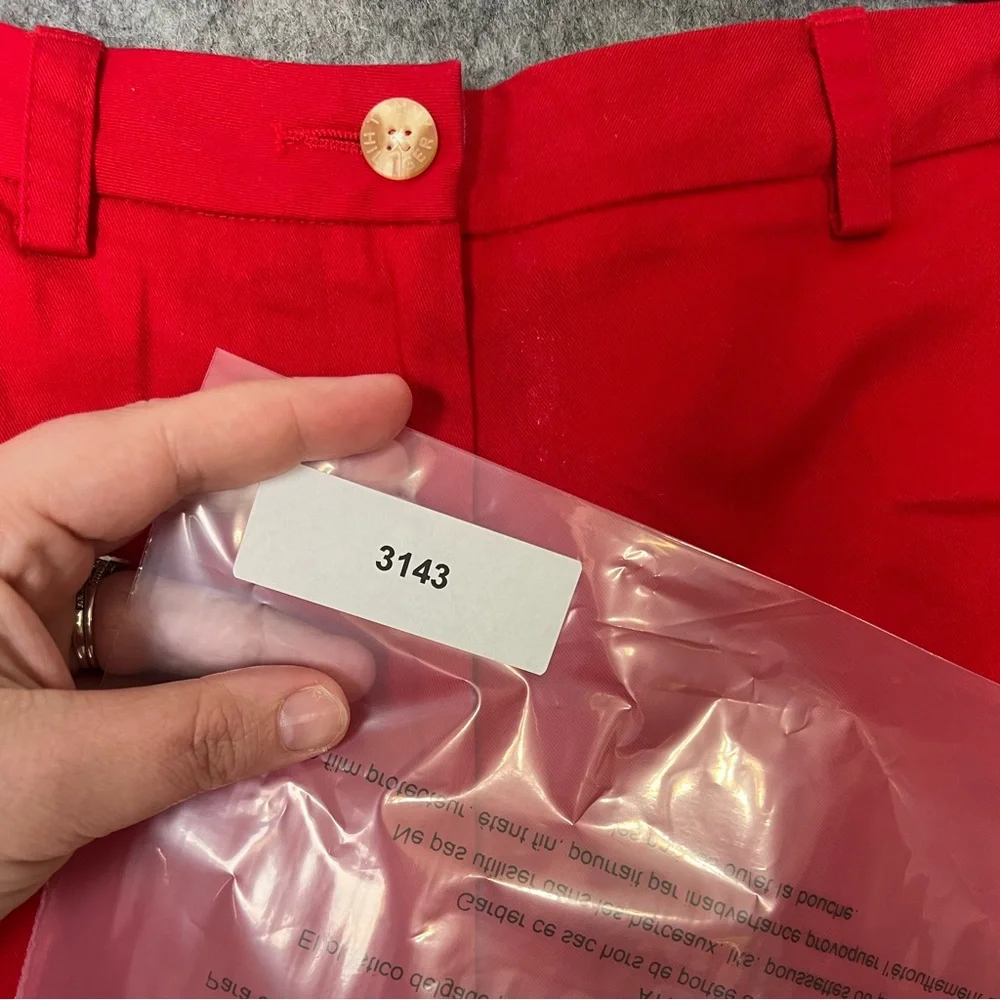 Tommy Hilfiger Golf Woman‎ Size 6 Red flatfront long bermuda shorts
